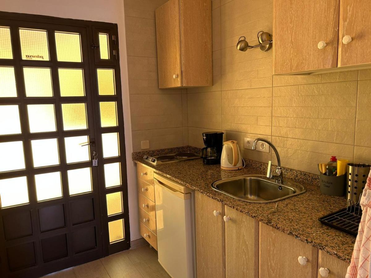 Aurora 104 Apartment Giniginamar Luaran gambar